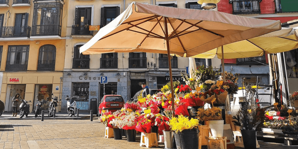 Mercado de flores de Tirso de Molina | Las floristerías con más encanto de Madrid