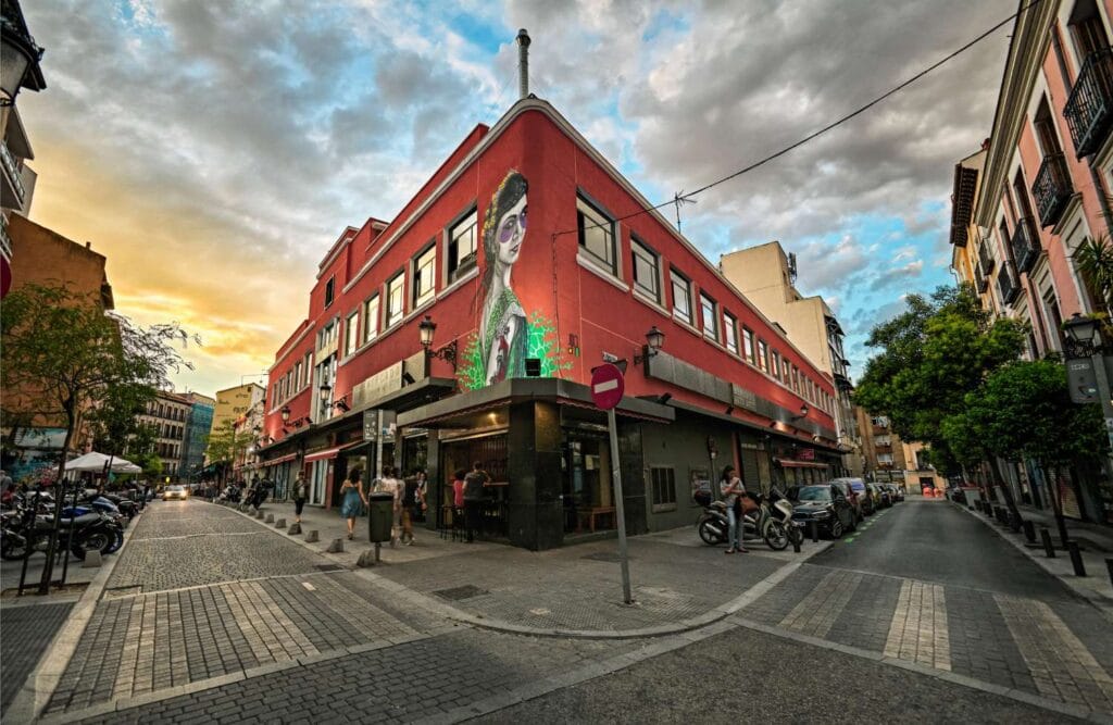 Mercado de San Antón Martín | Los mejores mercados gastronómicos de Madrid para irse de tapas