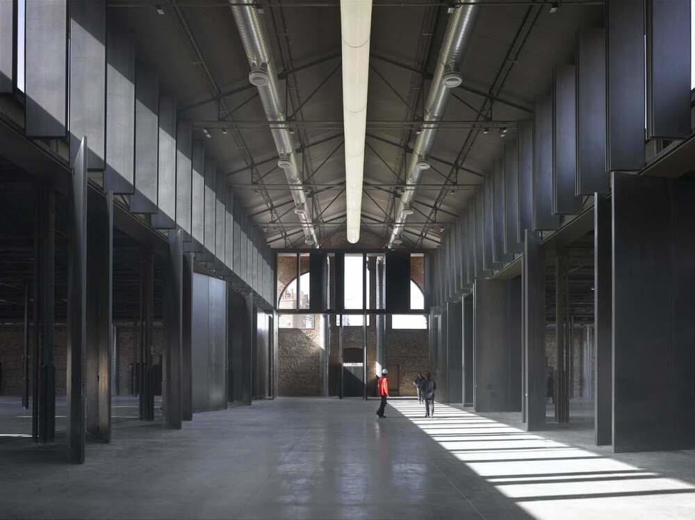 Foto del interior de una nave de Matadero. 