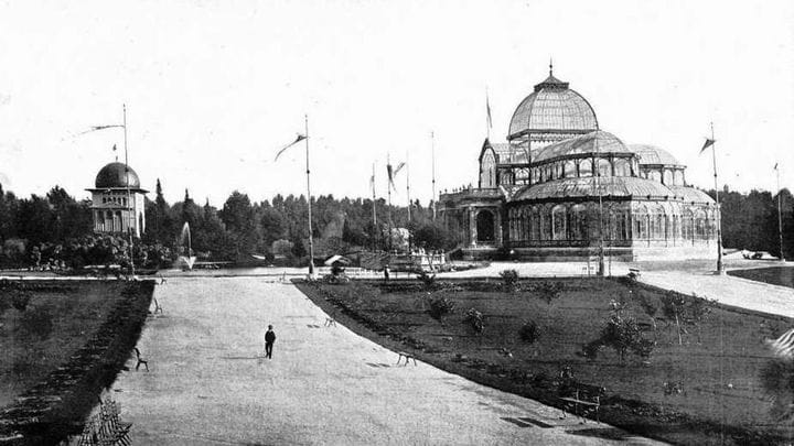 Pabellón Árabe y Palacio de Cristal del Parque del Retiro.