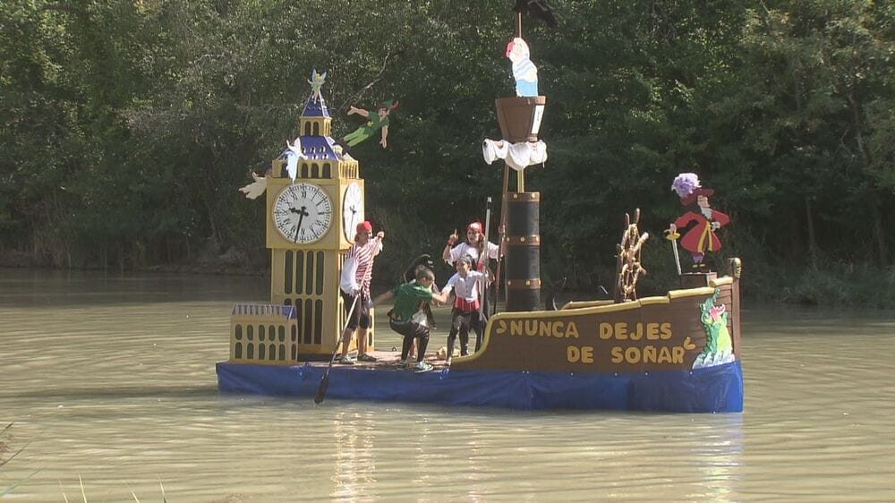 Barco en el descenso pirara del tajo aranjuez madrid 2024