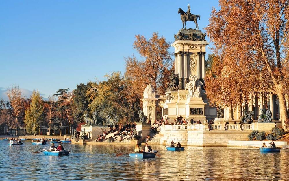 Paseo en barca por el Parque del Retiro