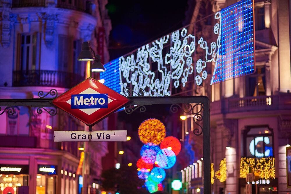 Paseo por la Gran Vía de noche